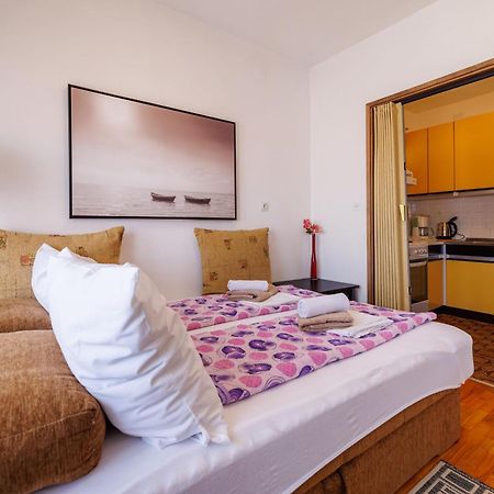 Apartments Zec Selce Esterno foto