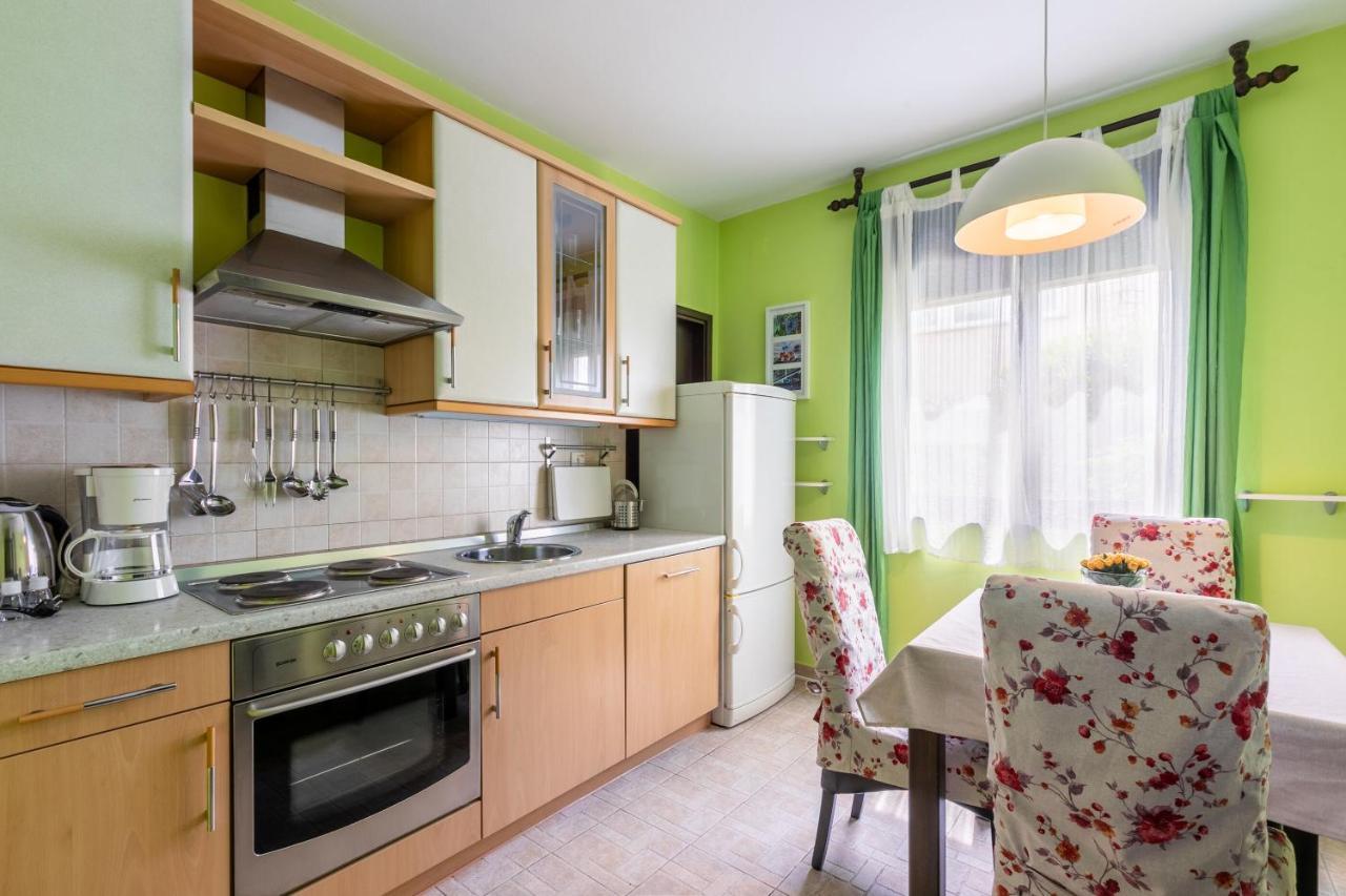 Apartments Zec Selce Esterno foto
