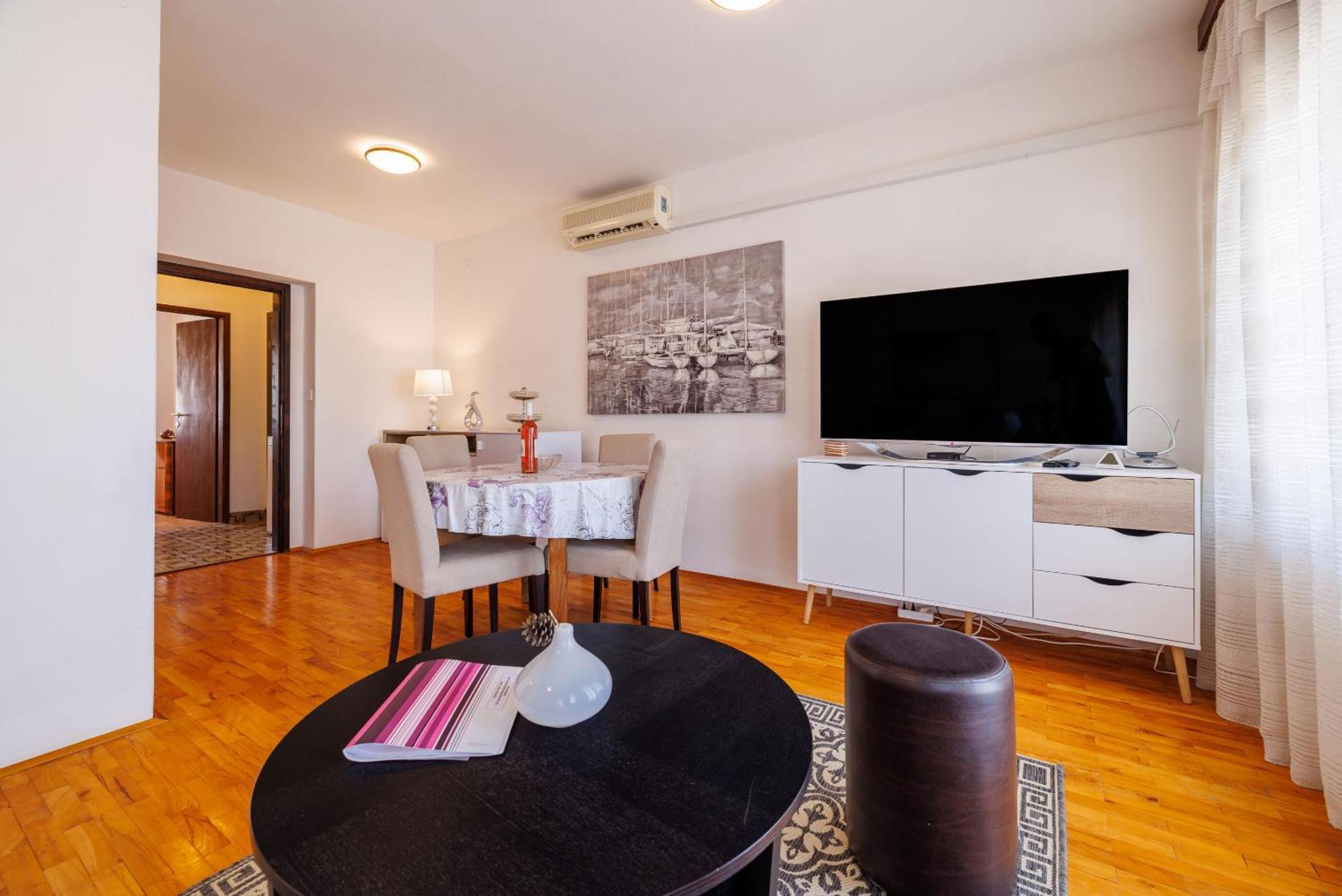 Apartments Zec Selce Esterno foto